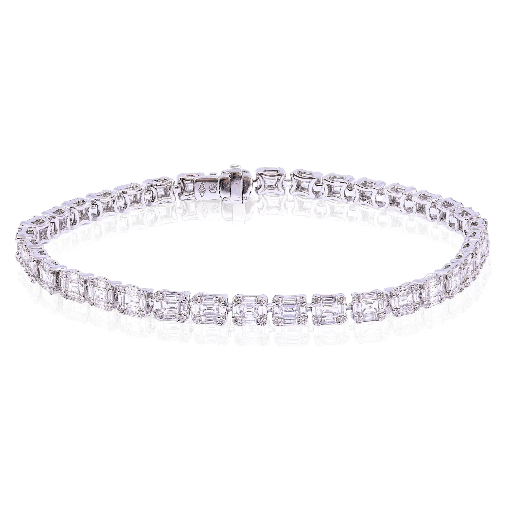 18K WHITE GOLD BAGUETTE AND ROUND DIAMOND BRACELET - 4.09CTW