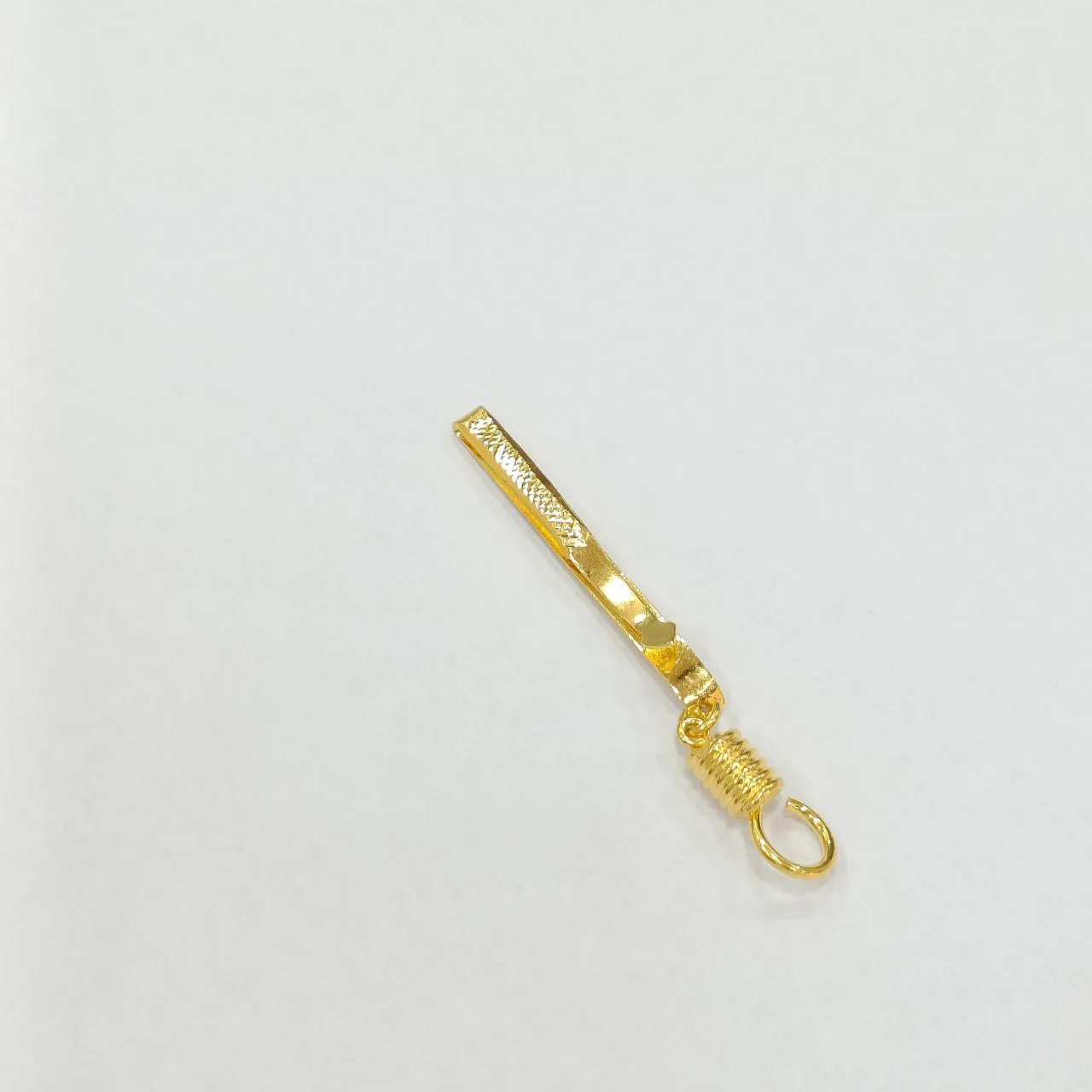 Elegant 22K Gold Amulet Clip - Genuine 916 Gold, Perfect for Jewelry Collection