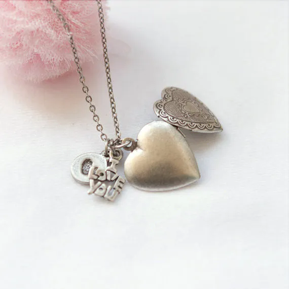 Adorable heart locket necklace