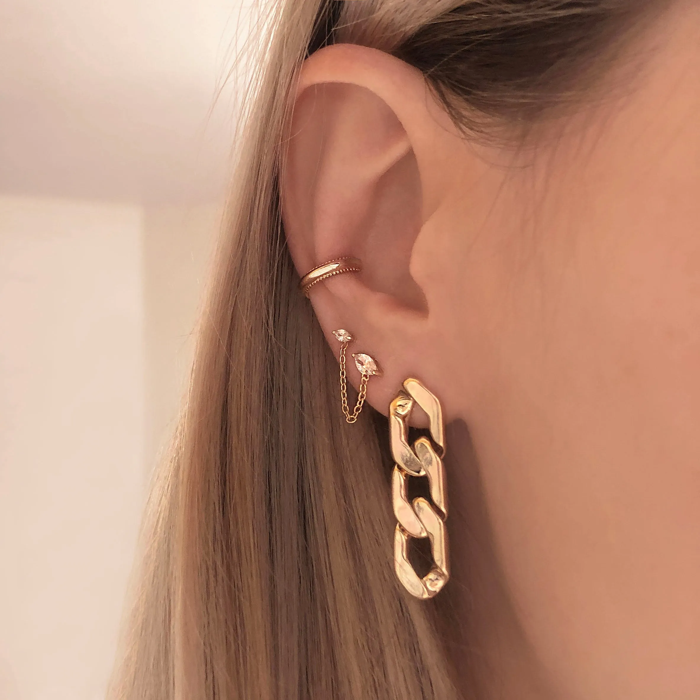 Asli - Dainty Stud Earrings