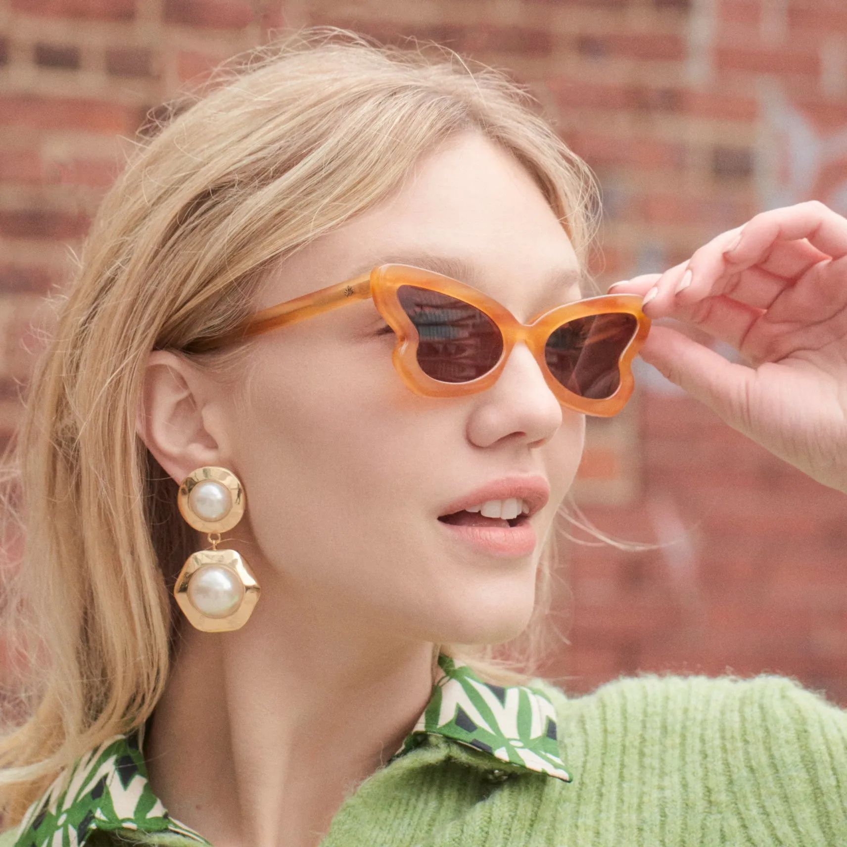 BLONDE TORTOISE PEGGY SUNGLASSES