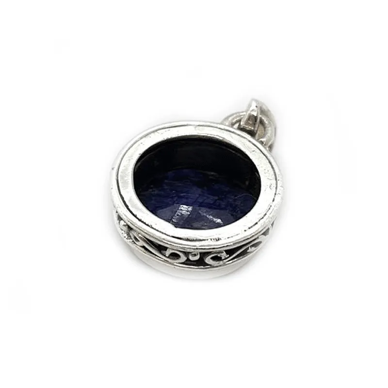 Boho Sapphire Quartz Round Pendant