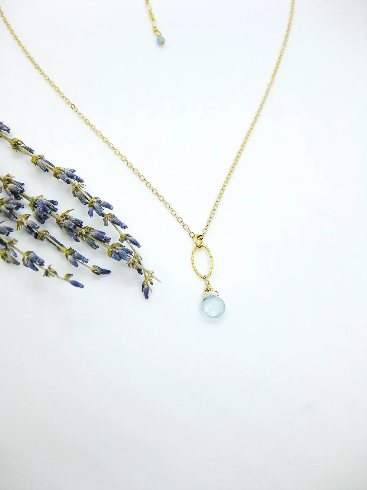 Chrysanthe: Aquamarine Necklace - n502