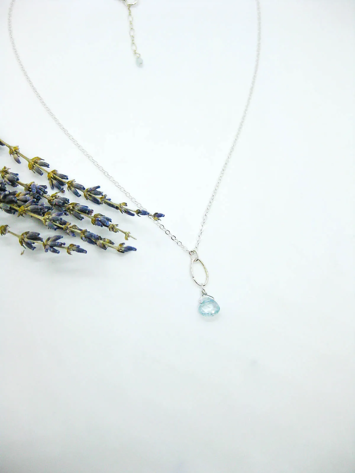 Chrysanthe: Aquamarine Necklace - n502