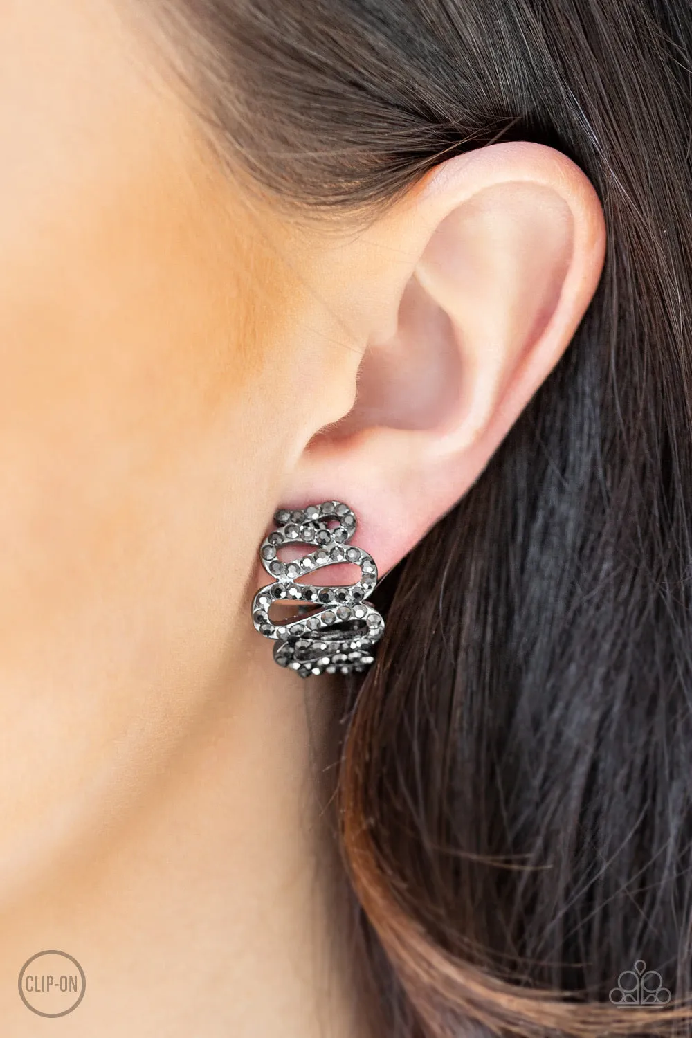 Idol Shine Black Clip-On-Earrings