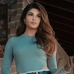 Jacqueline Fernandez in Chain Necklace