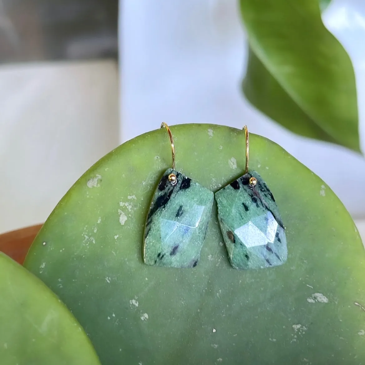 Knife green zoisites earrings