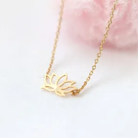 Lotus Necklace in gold