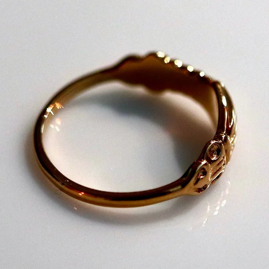 Renaissance Ring with Clasped Hands - Gold