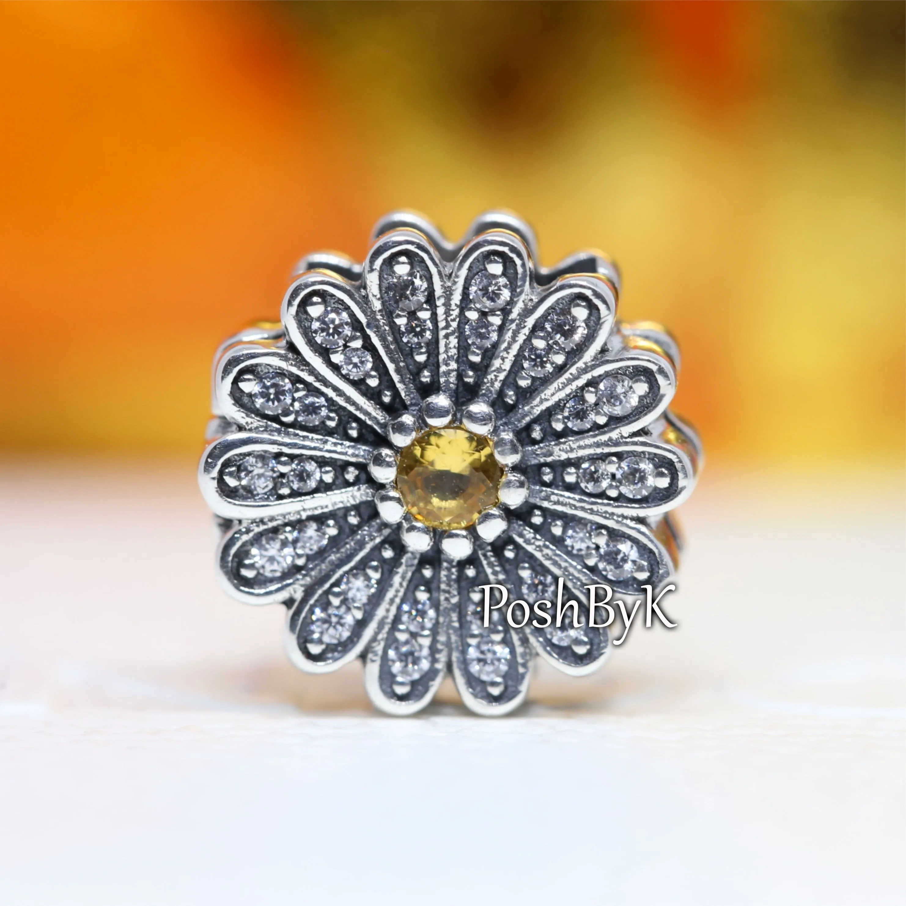 Sparkling Daisy Flower Clip Charm 798766C01