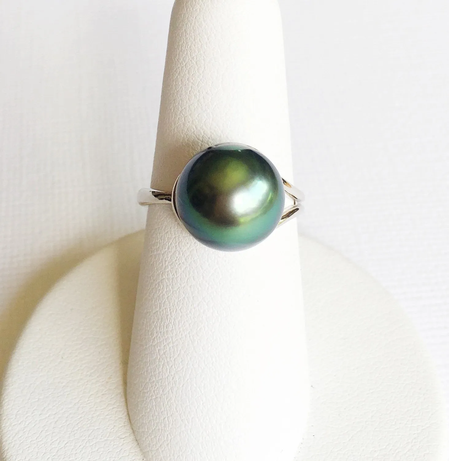 Tahitian pearl tear drop ring (R150)